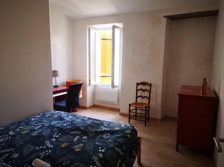 Maison De Ville Pres Du Port Bourg-sur-Gironde Luaran gambar